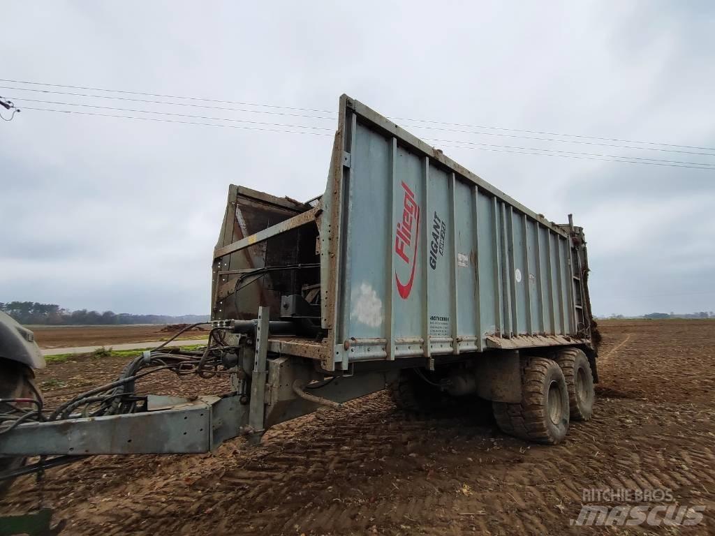 Fliegl ASW271 GIGANT Rozmetadlá maštaľného hnoja