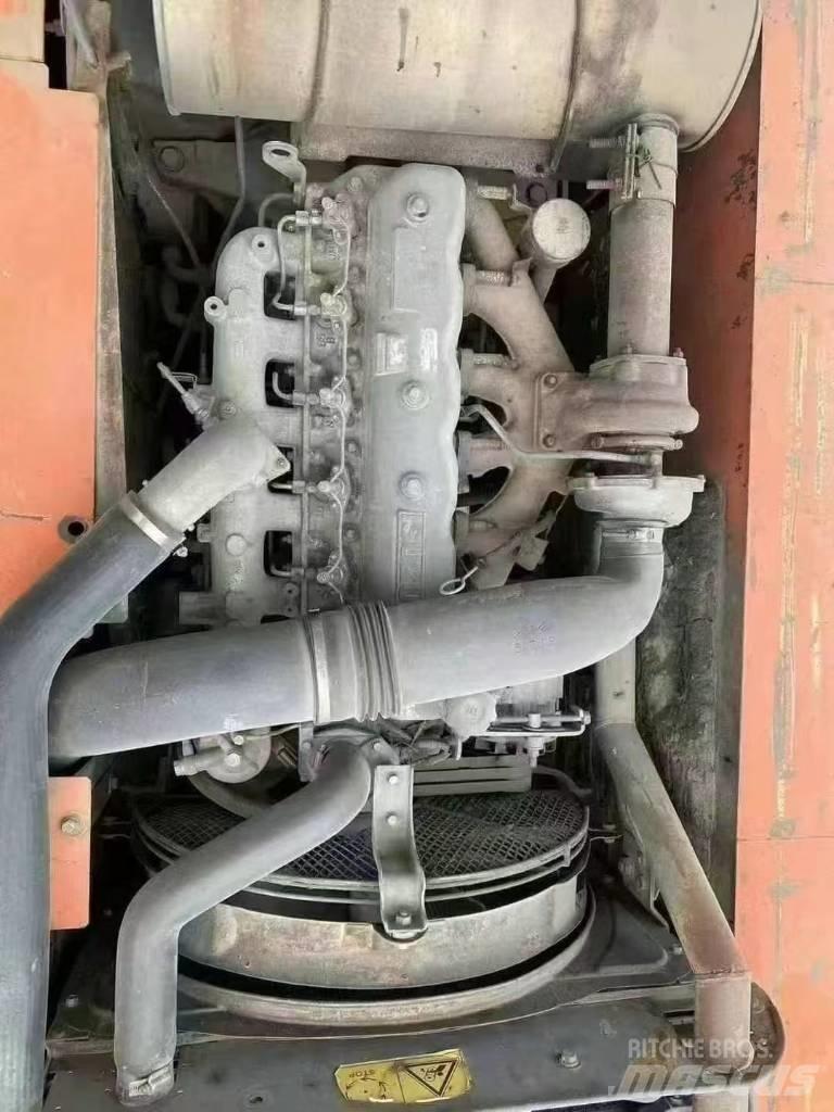 Hitachi ZX240 Pásové rýpadlá