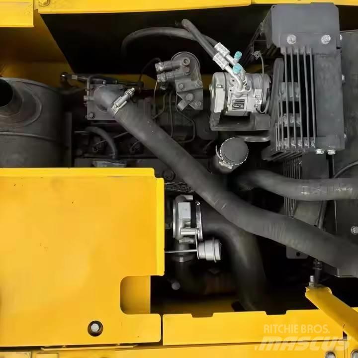Komatsu PC130 Pásové rýpadlá