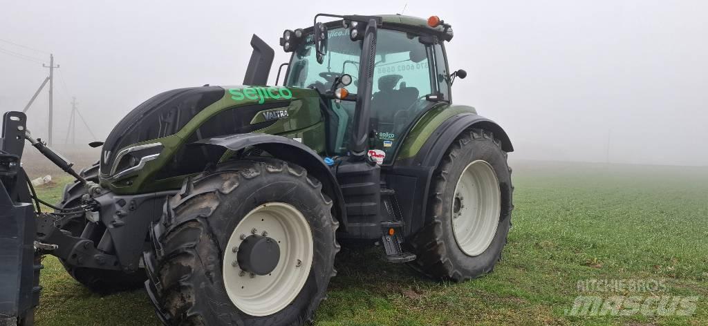 Valtra T235 active Traktory