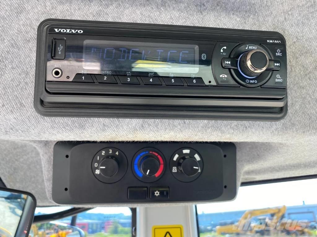 Volvo SD135B Ťahačové valce