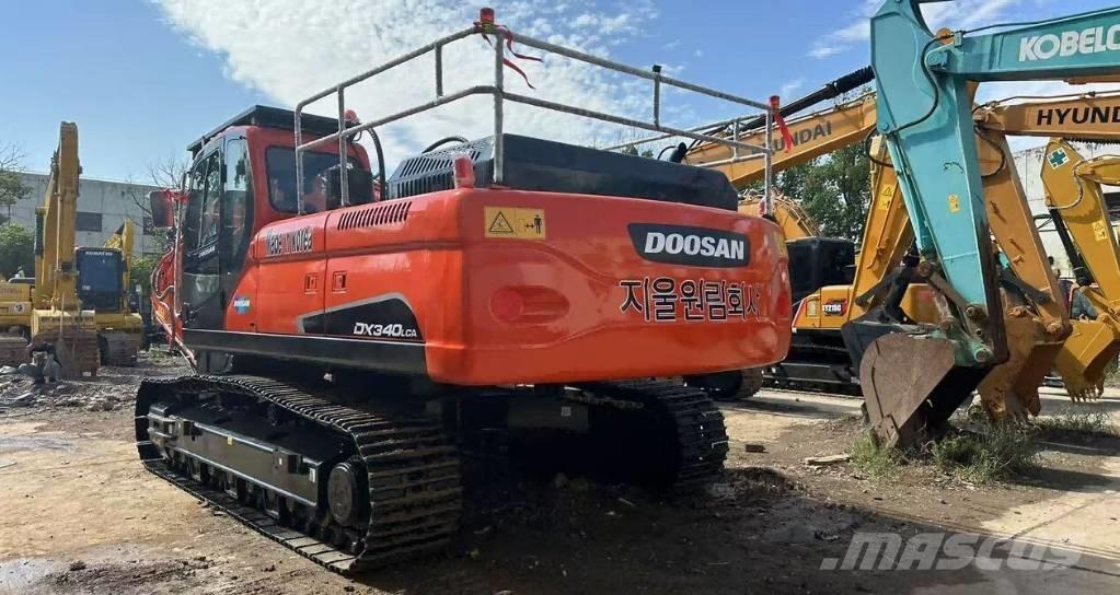 Doosan DX340 Pásové rýpadlá