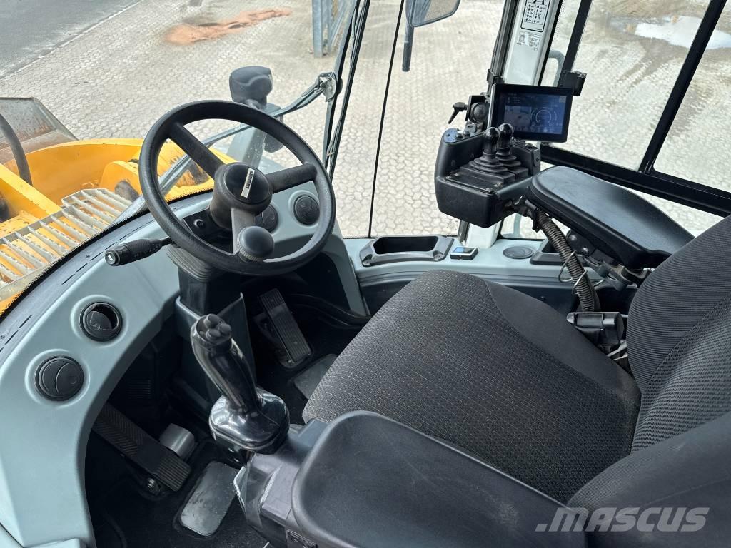 Liebherr L586 Kolesové nakladače