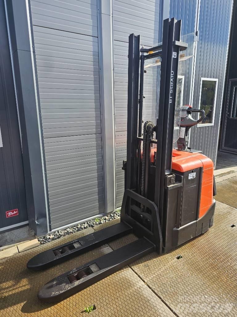 BT SPE 125 4150mm Ručne vedené vysokozdvižné vozíky