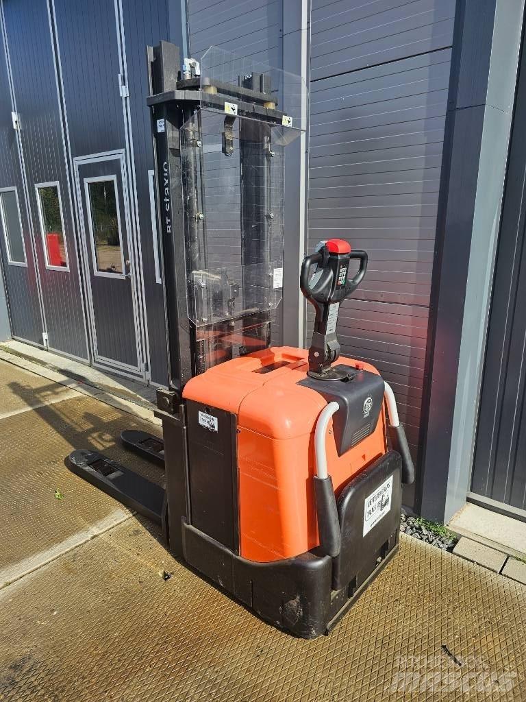 BT SPE 125 4150mm Ručne vedené vysokozdvižné vozíky