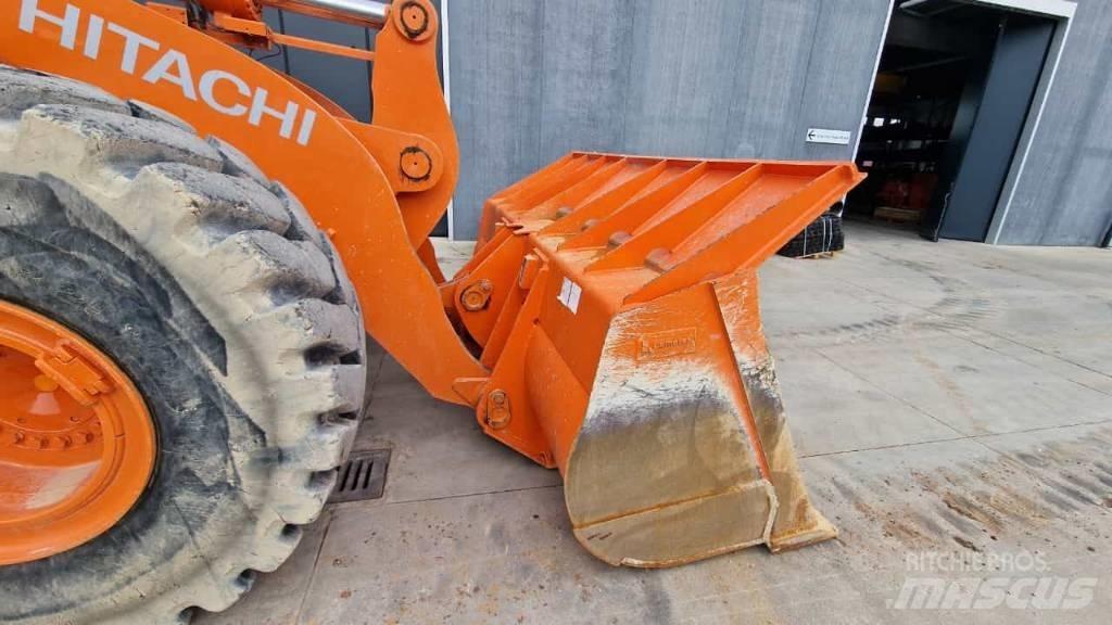 Hitachi ZW 310-6 Kolesové nakladače