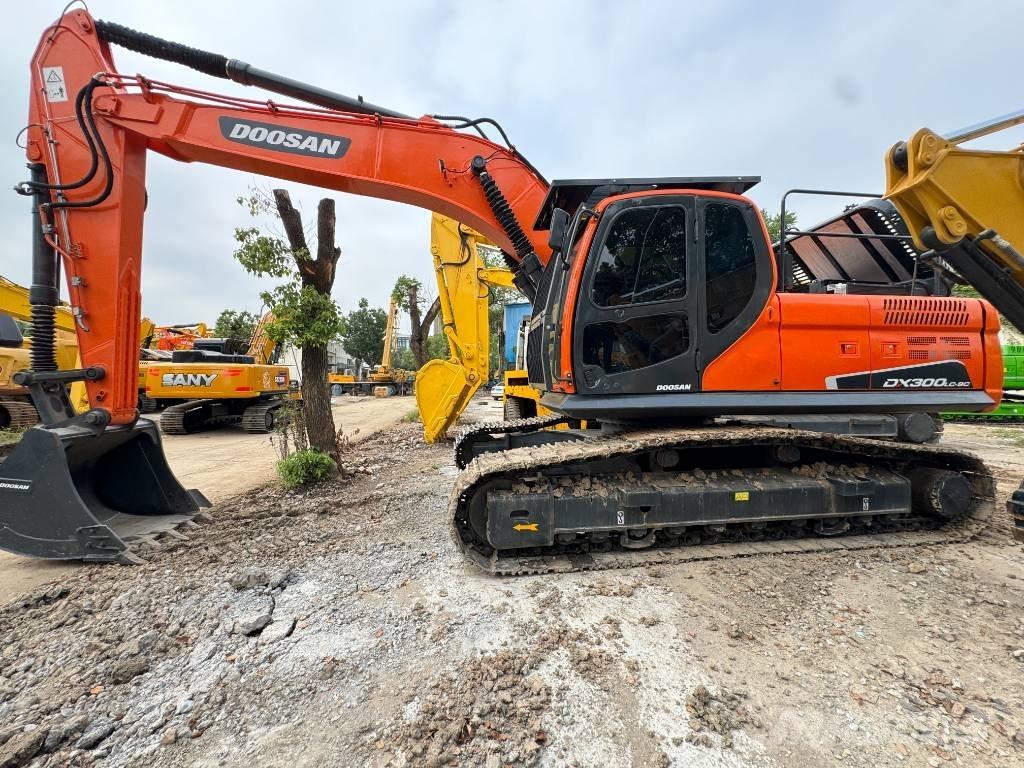 Doosan DX 300 LC LR Pásové rýpadlá