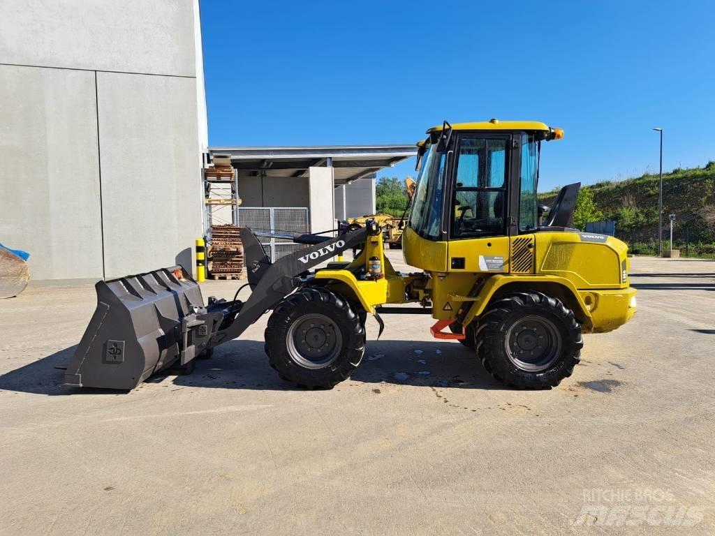 Volvo L 35 G Šmykom riadené nakladače