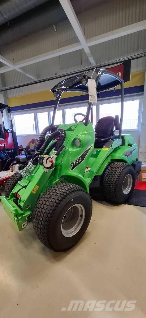 Avant 528 Viacúčelové nakladače