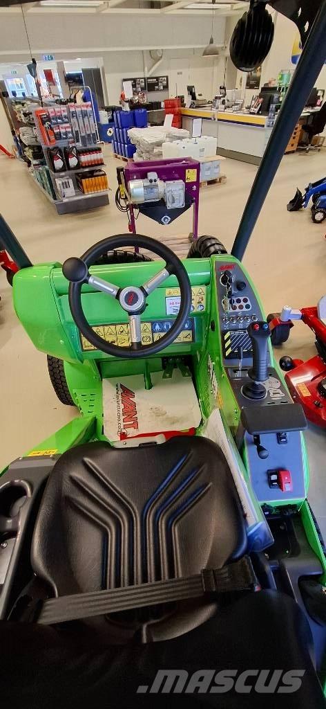 Avant 528 Viacúčelové nakladače