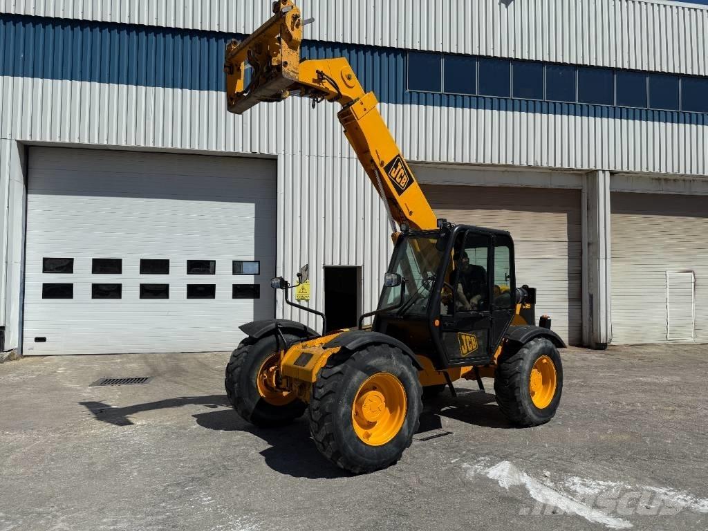 JCB 528-70 Teleskopické manipulátory