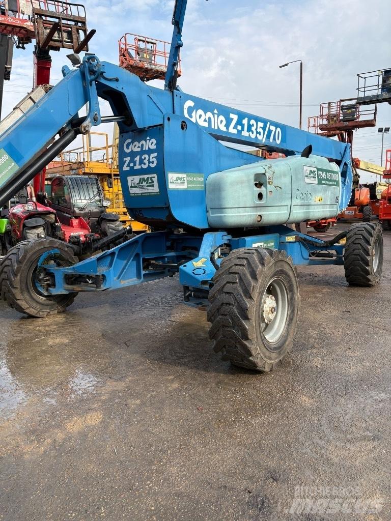 Genie Z 135/70 Kĺbové plošiny