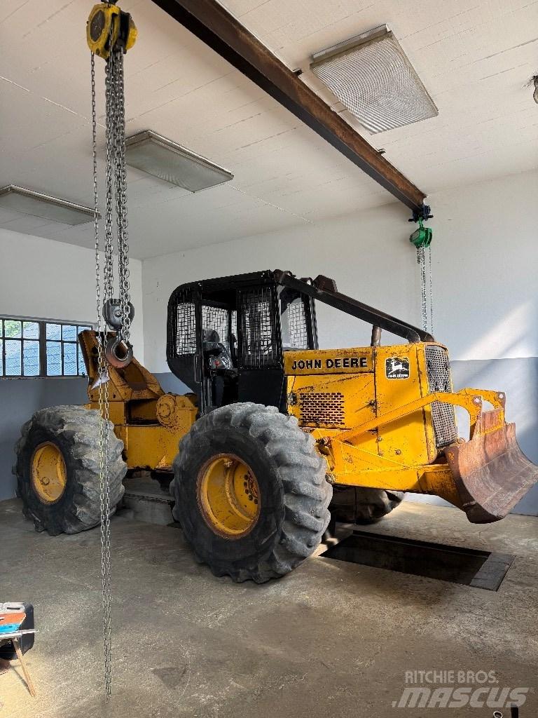 John Deere 540b 540b Lesné traktory
