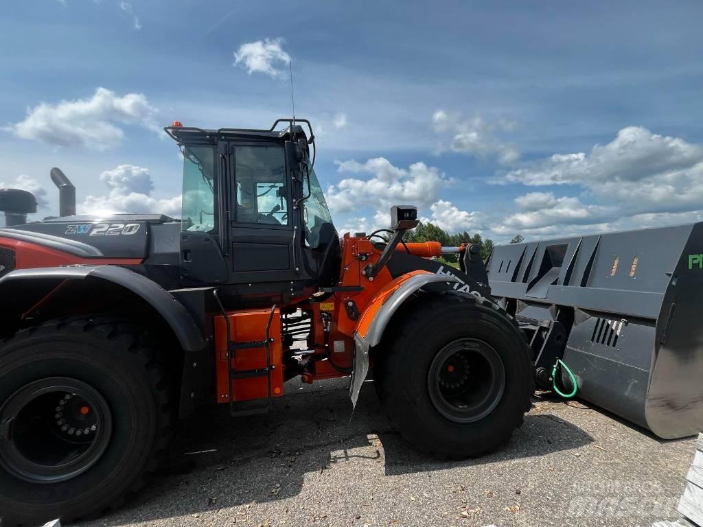 Hitachi ZW 220 Kolesové nakladače