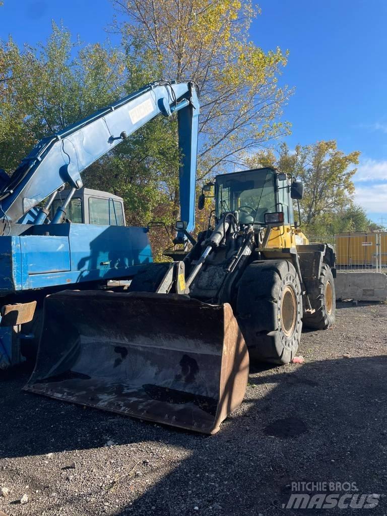 Komatsu WA 200 PT-5 Kolesové nakladače