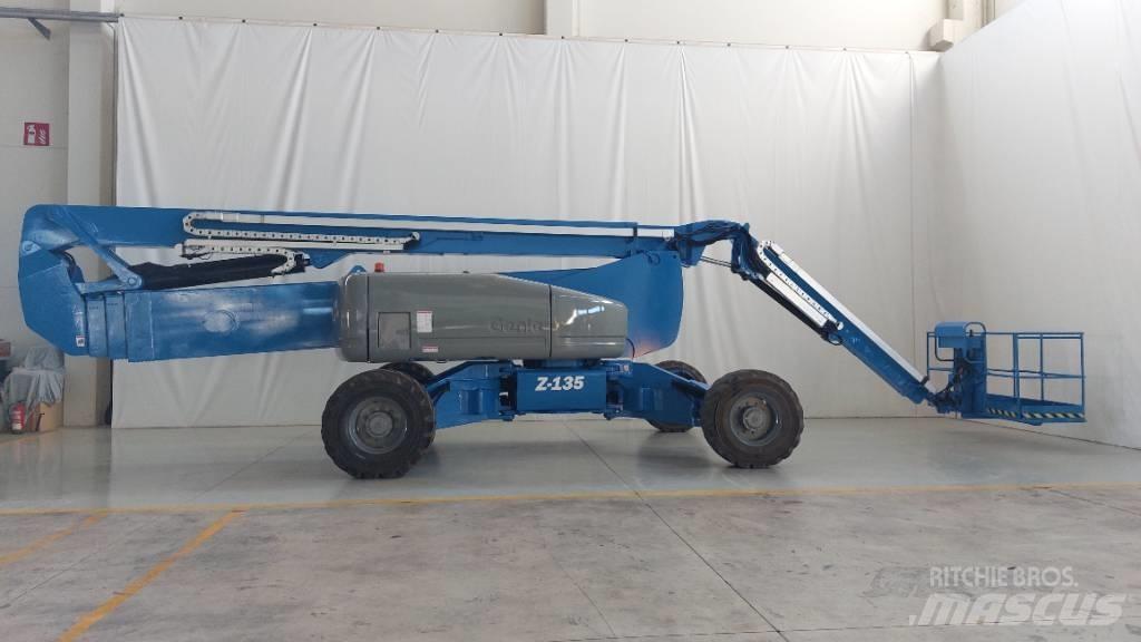 Genie ZX 135/70 Kĺbové plošiny