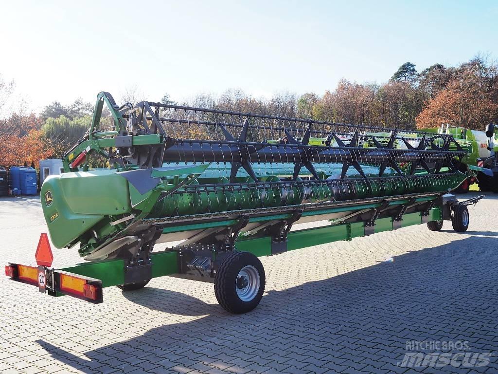 John Deere S780 + 730X Kombinované zberacie stroje