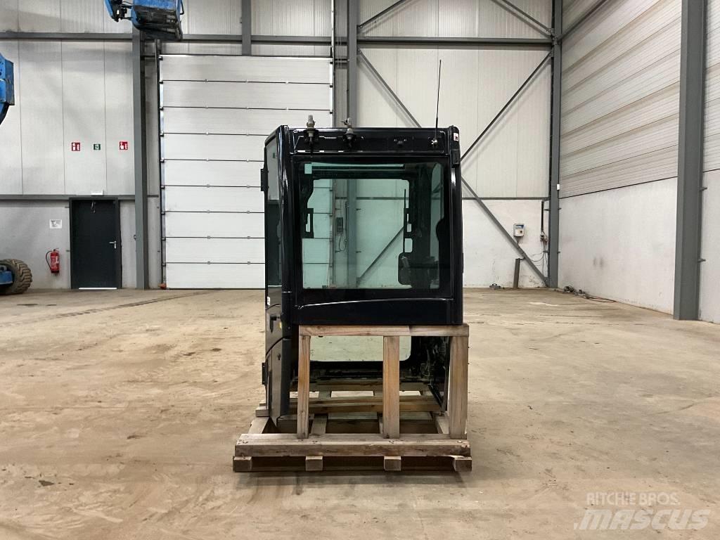 Kubota U 56-5 Kabíny a interiér