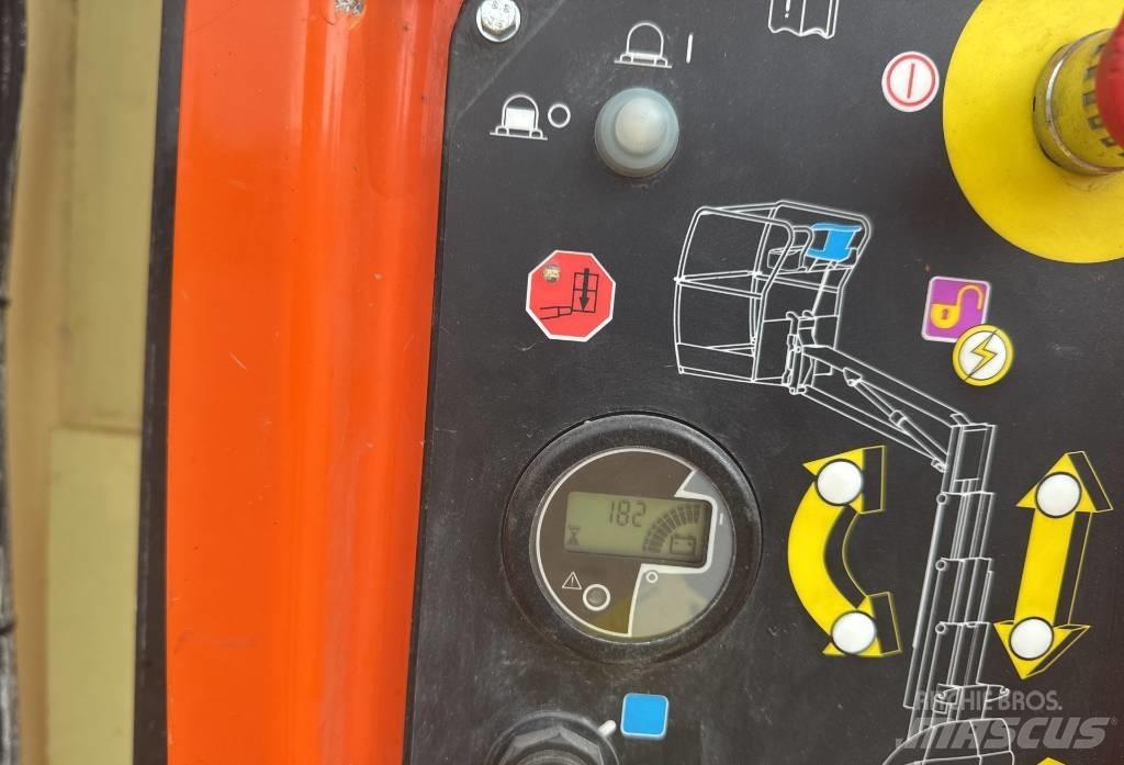 JLG Toucan 8 E Vertikálne stĺpové výťahy