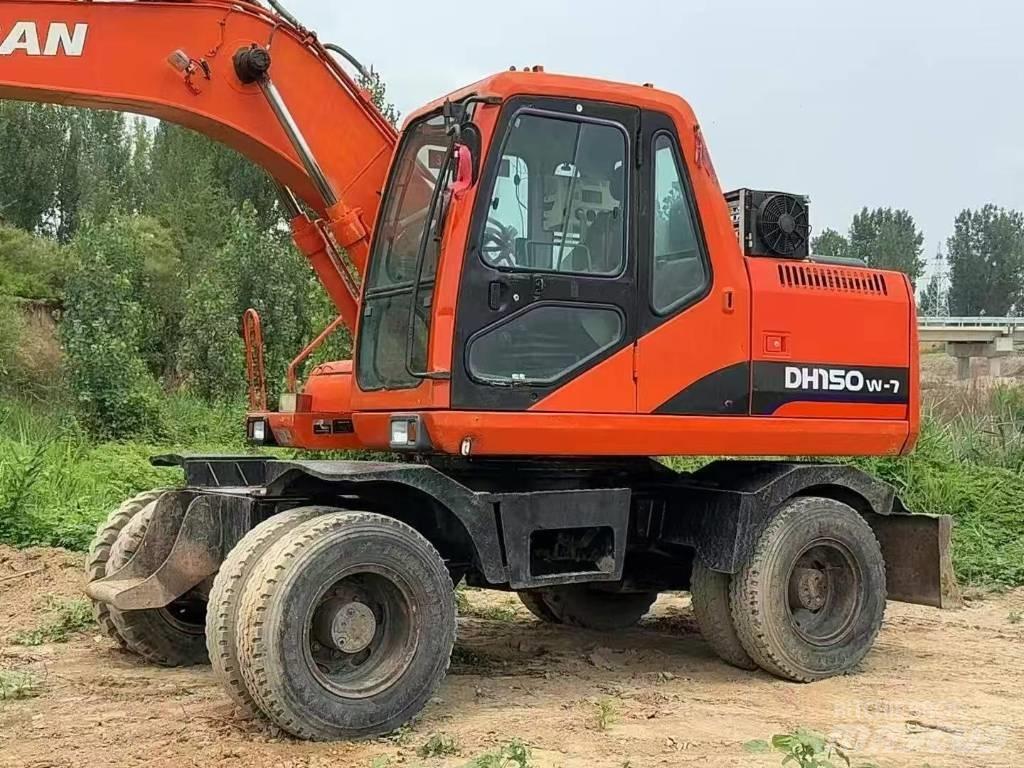 Doosan 150 W-7 Kolesové rýpadlá