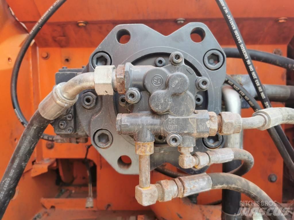 Doosan DX225LC Pásové rýpadlá