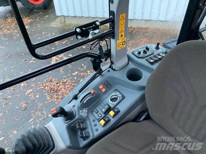 CLAAS NEXOS 240 S Traktory