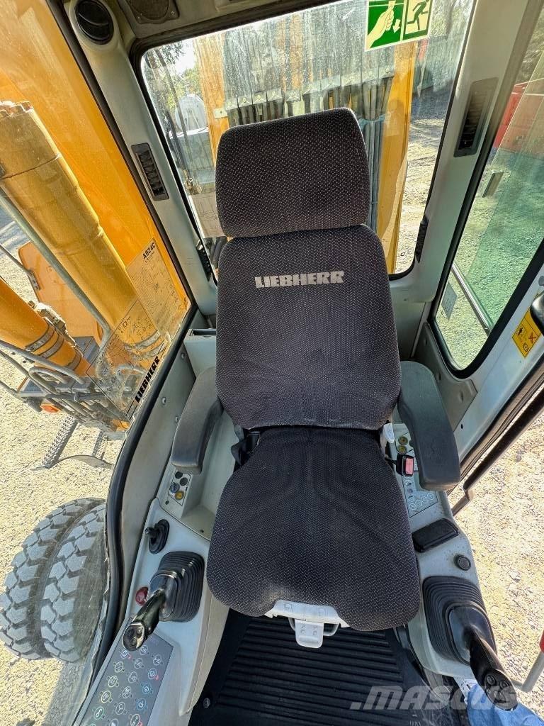 Liebherr A 924 C Stroje pre manipuláciu s odpadom