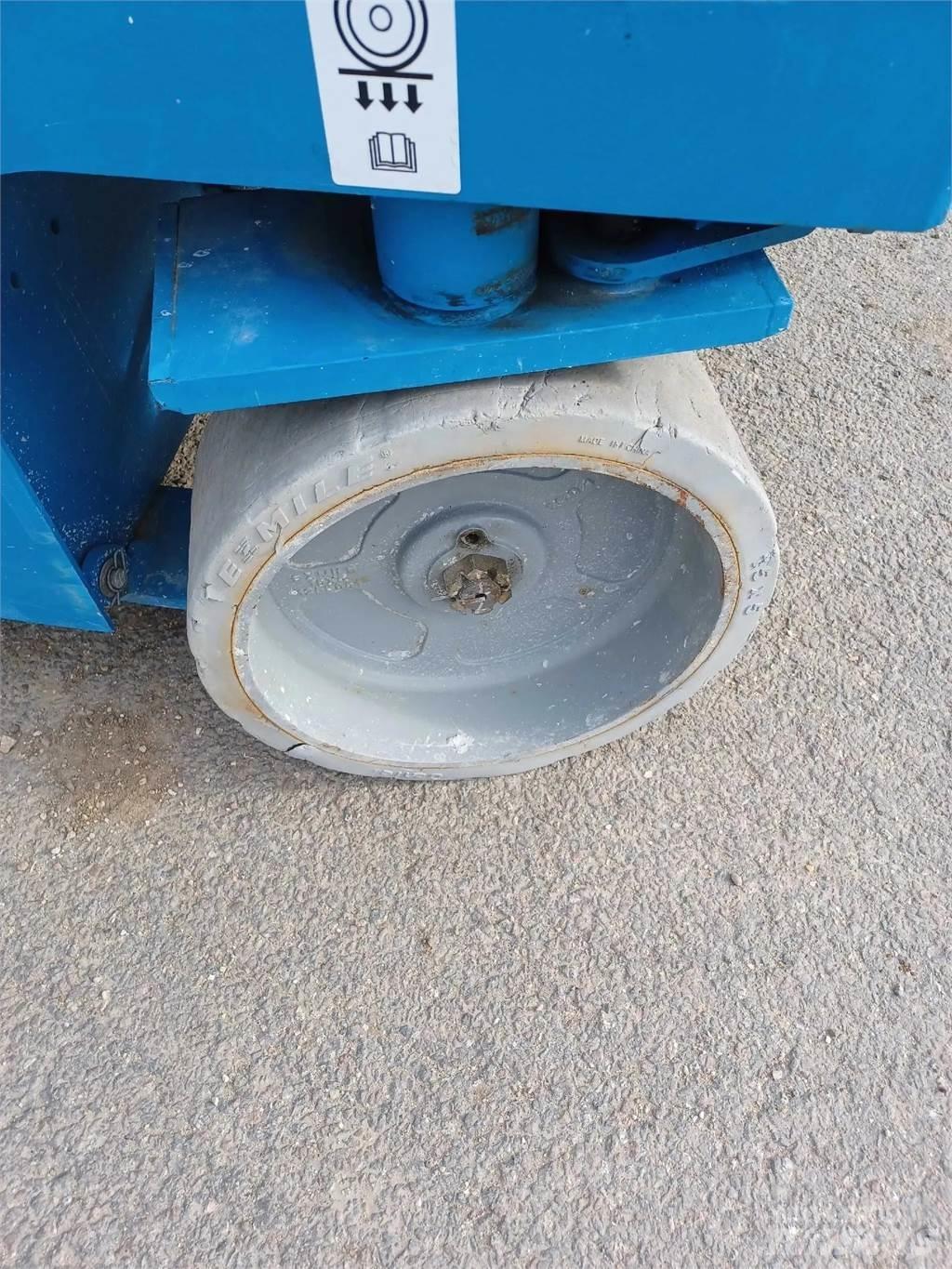 Genie GS 2646 Nožnicové zdvíhacie plošiny