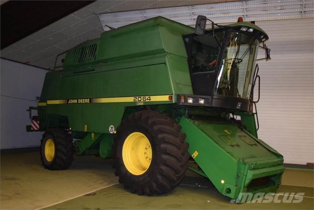 John Deere 2064 Kombinované zberacie stroje