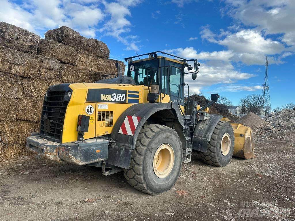 Komatsu WA380-8 Kolesové nakladače