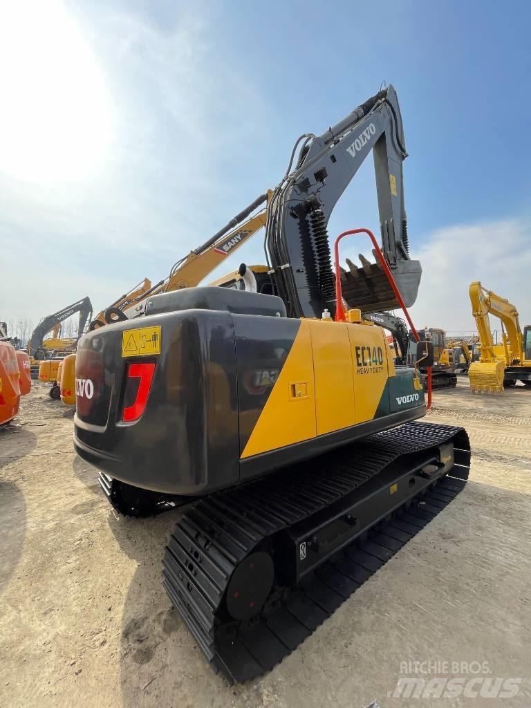 Volvo EC 140 Midi rýpadlá 7 t - 12 t