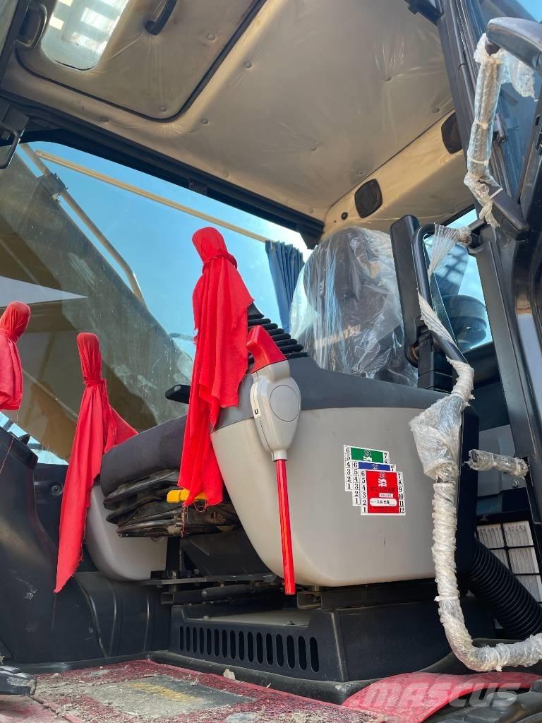 Komatsu PC 210 Pásové rýpadlá