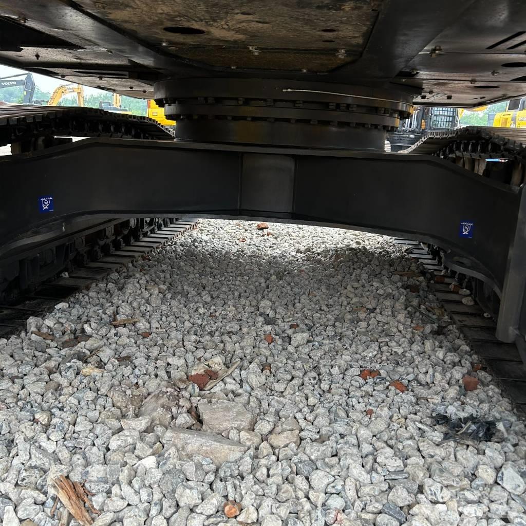 Volvo 240 Pásové rýpadlá