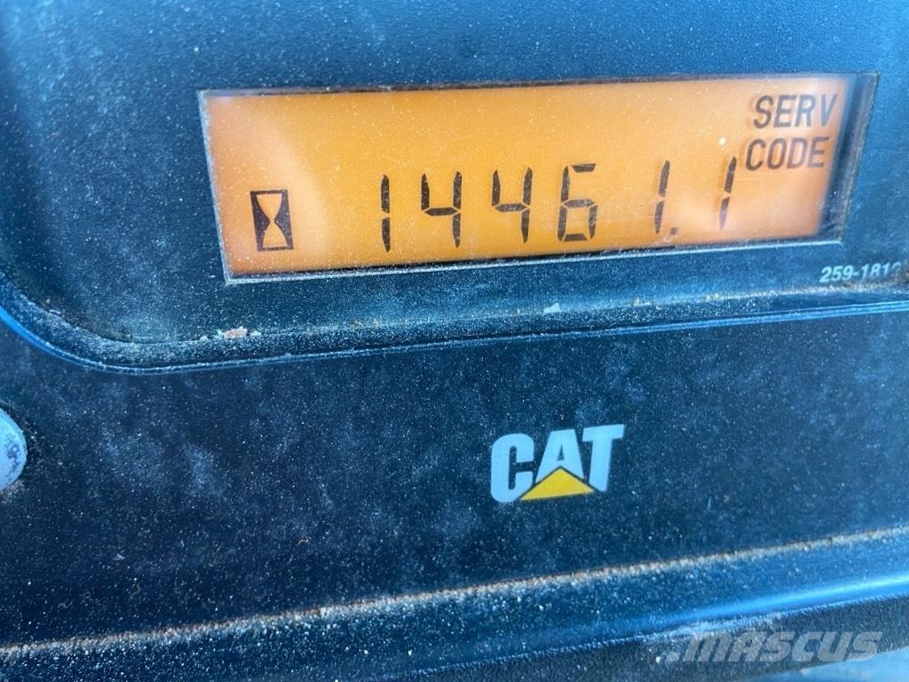 CAT D 6 T LGP Pásové dozéry