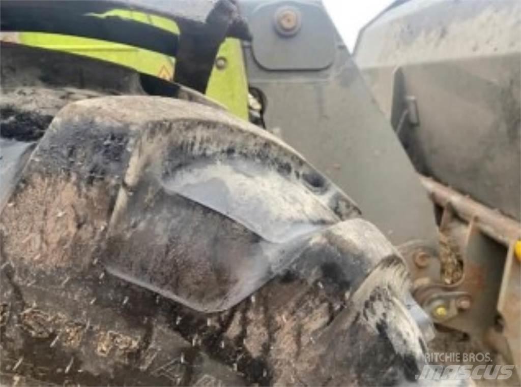 CLAAS 732 Teleskopické nakladače pre poľnohospodárstvo