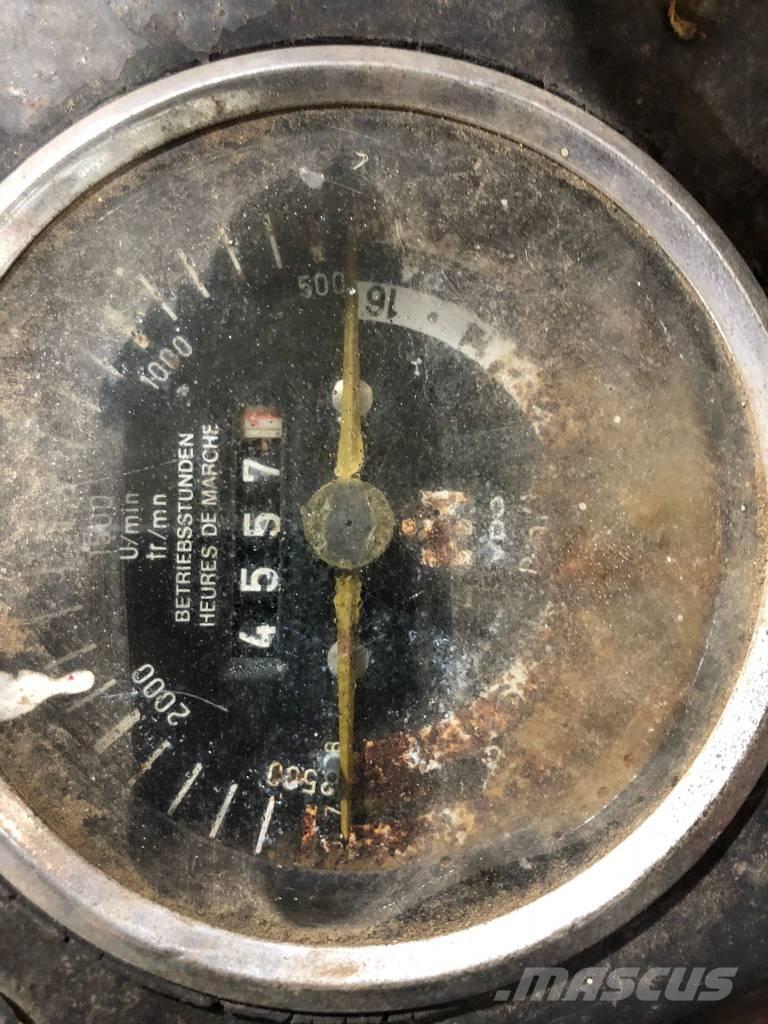 International 353 Traktory