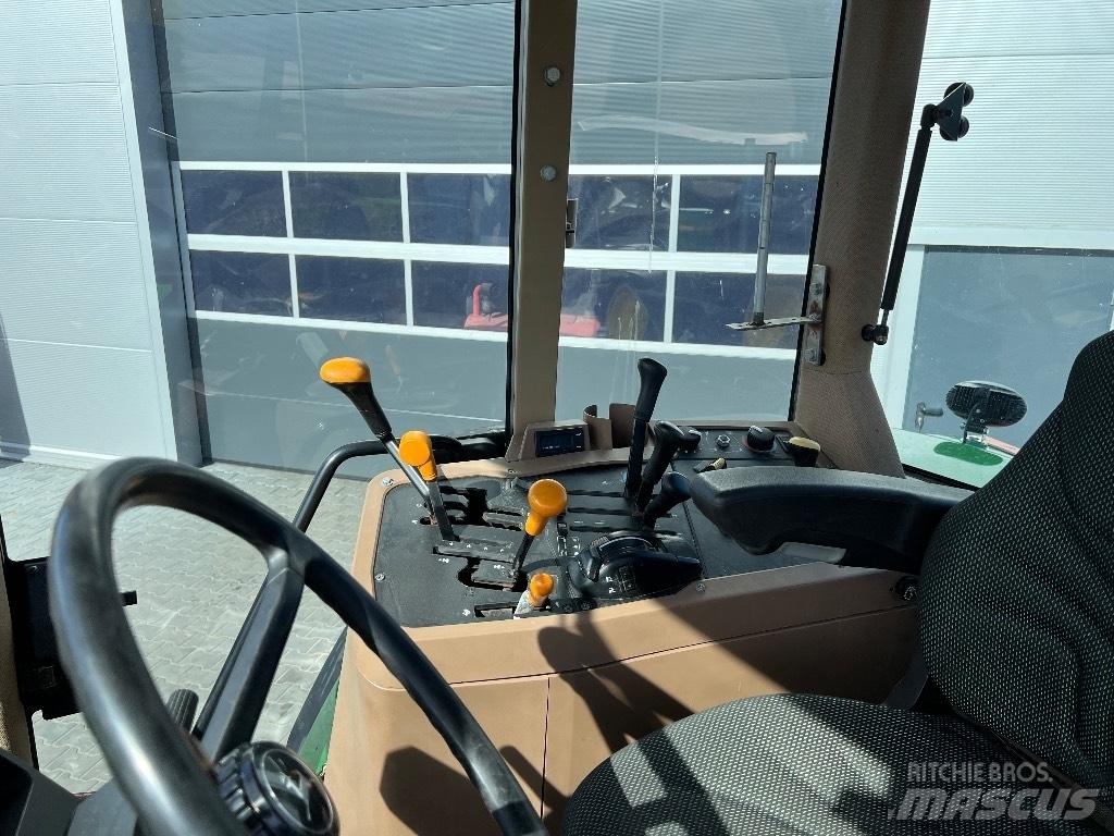 John Deere 7710 PQ Traktory