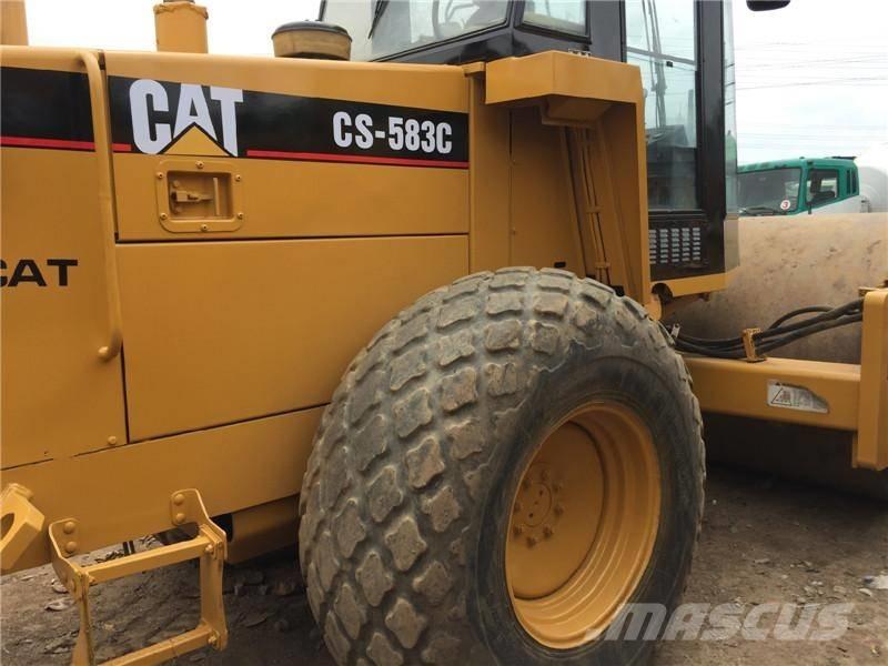 CAT CS583C Ťahačové valce