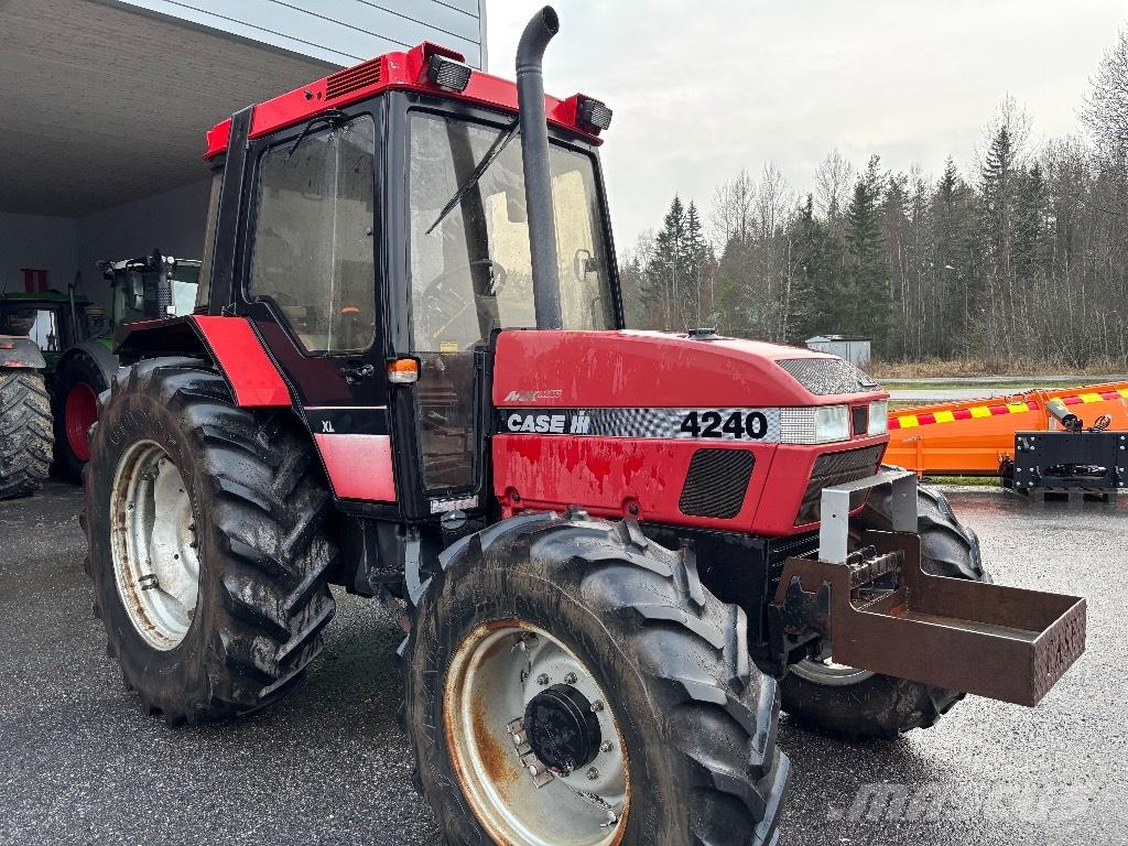 Case IH 4240-4 XL Traktory