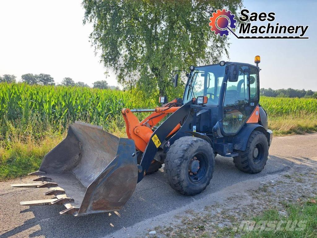 Komatsu WA70-7 Kolesové nakladače