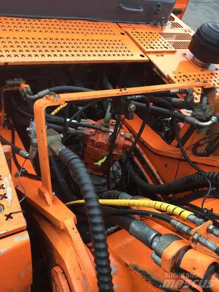 Doosan DX420LC Pásové rýpadlá