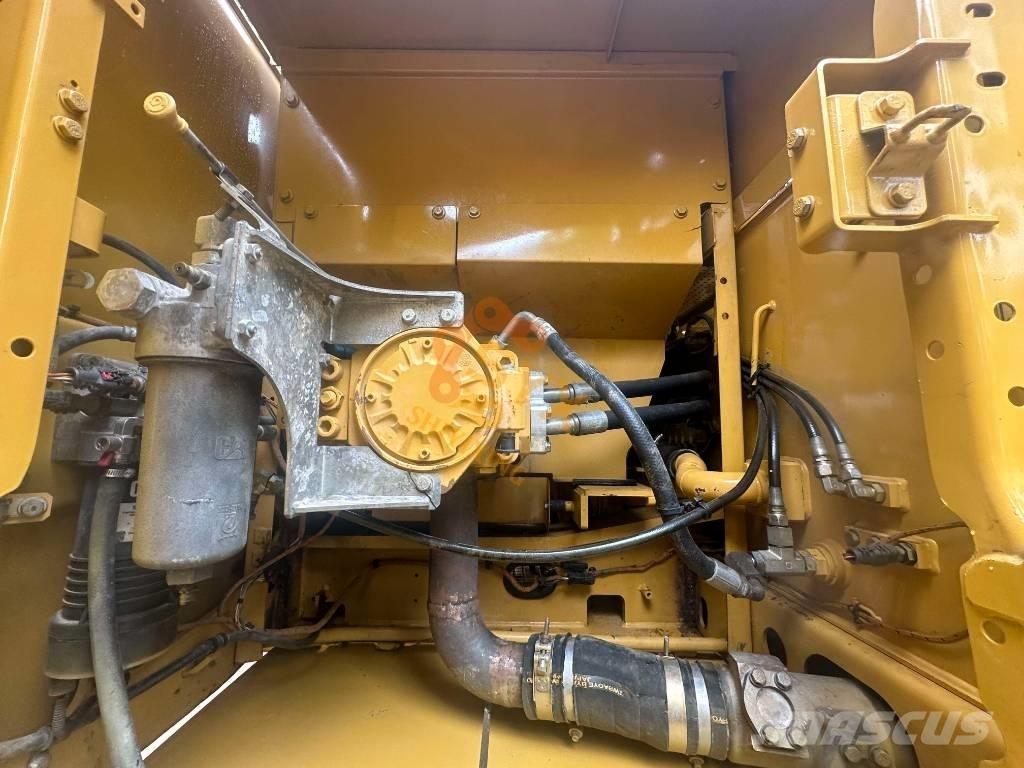 CAT 330 Pásové rýpadlá