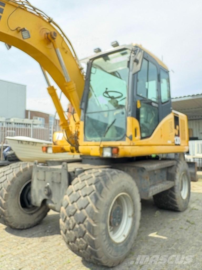 Komatsu PW 130-7K Kolesové rýpadlá