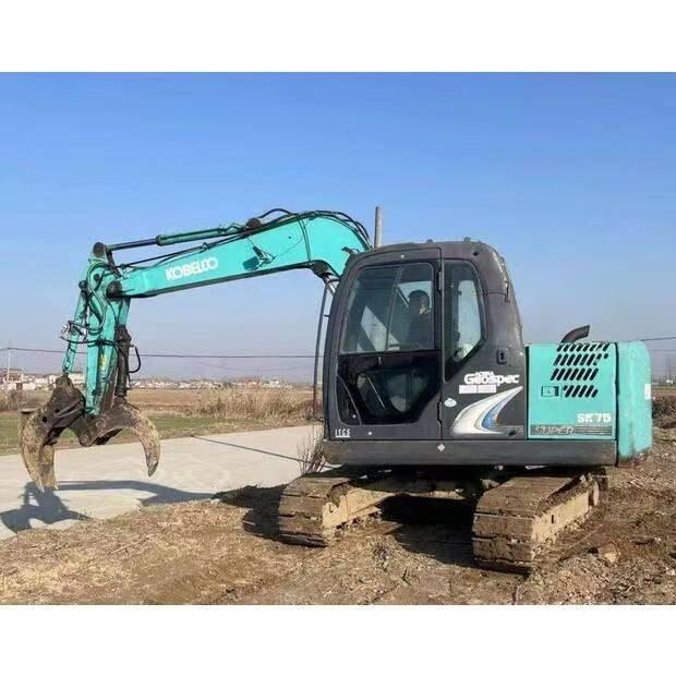 Kobelco SK 75 Midi rýpadlá 7 t - 12 t