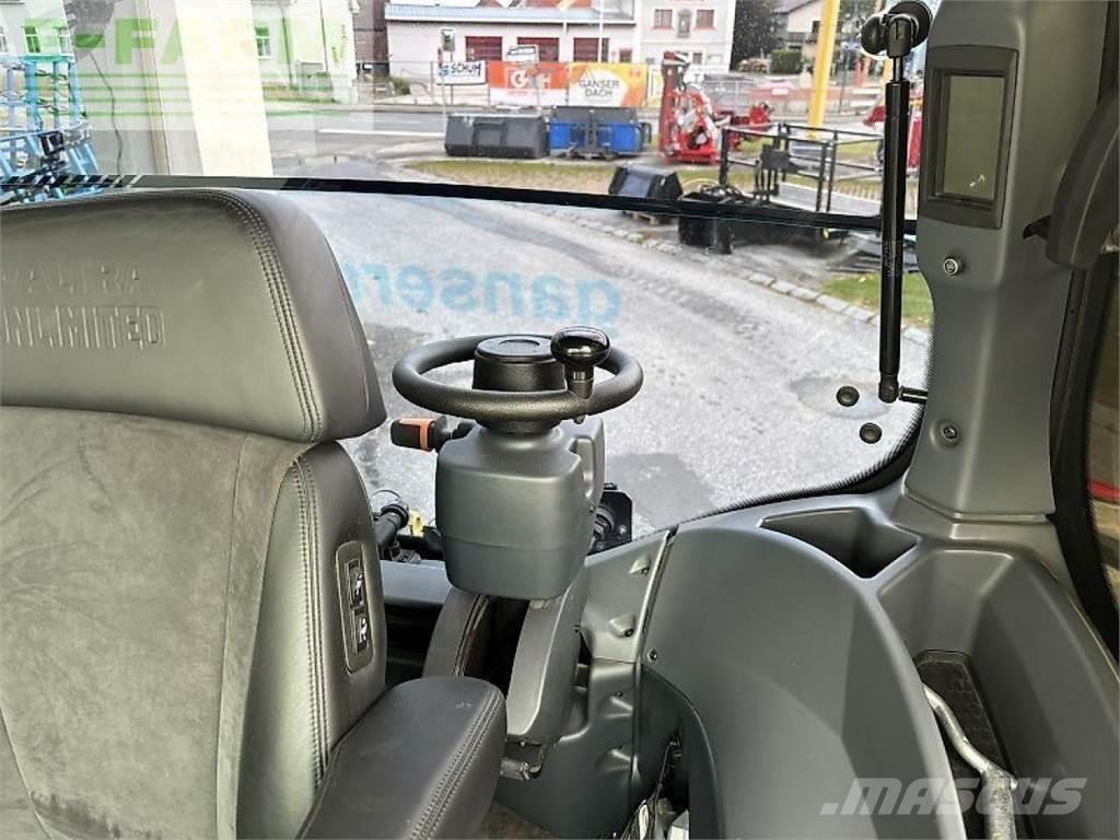 Valtra q305 Traktory