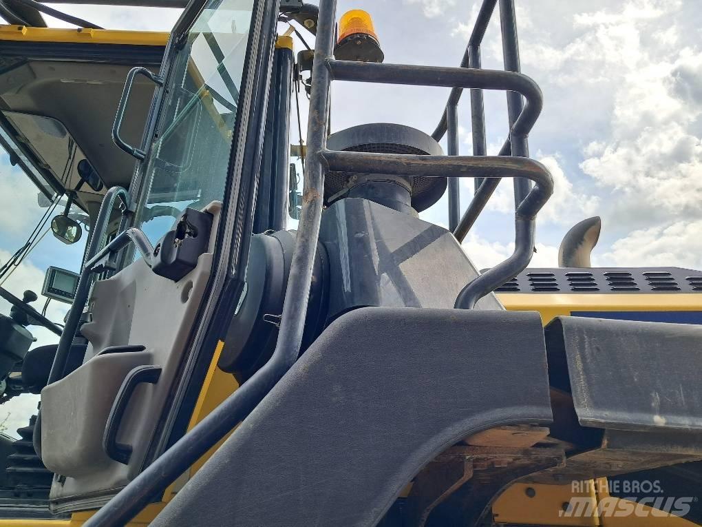 Komatsu WA480-8 Kolesové nakladače