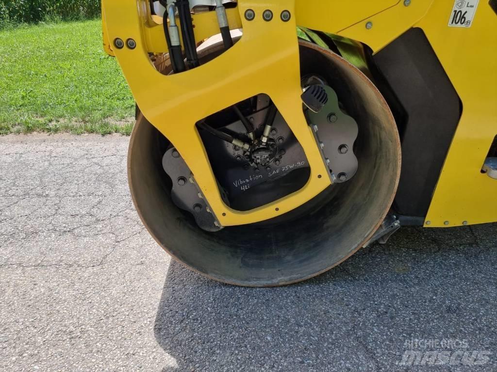 Bomag BW 151 AC-5 Pneumatikové valce