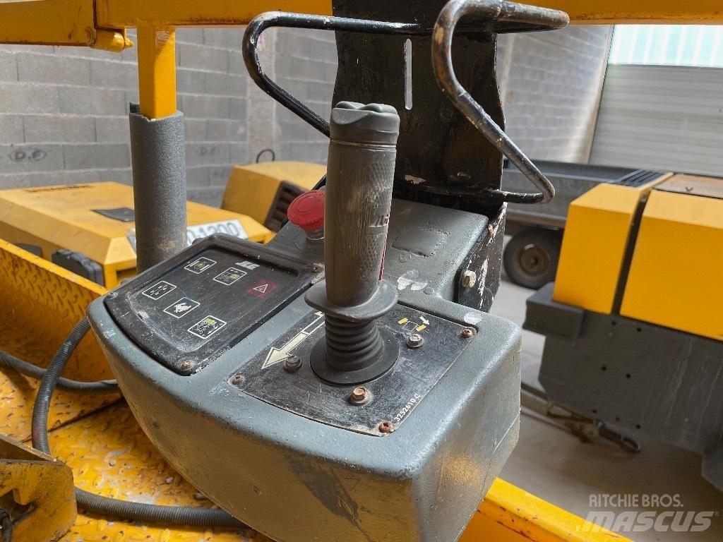 JLG 3246 ** A REPARER** Nožnicové zdvíhacie plošiny
