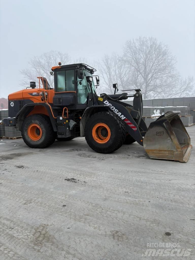 Doosan DL 320-7 Kolesové nakladače