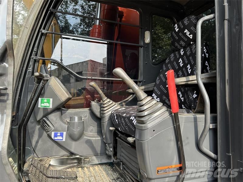Hitachi 200 Kolesové rýpadlá